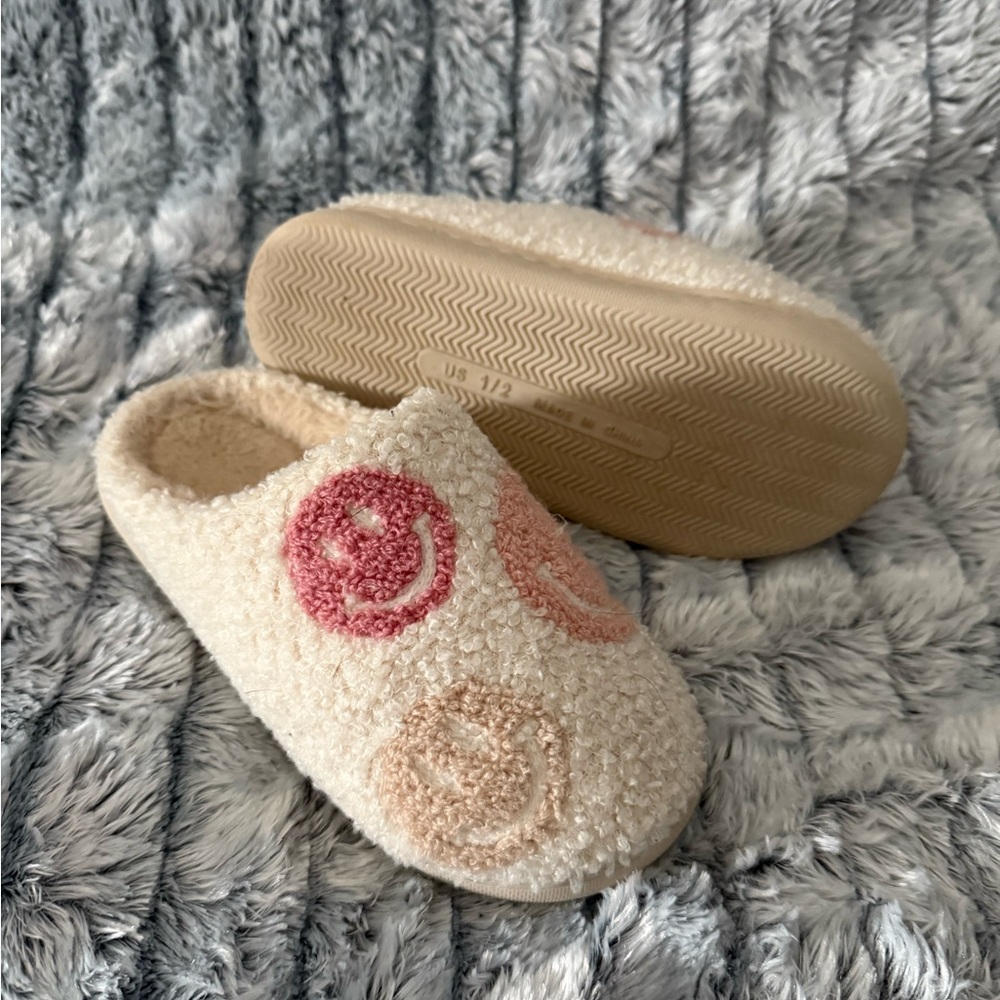 Cozy Cream Kids Slippers with Smiley Design